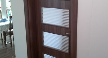 Interiérové dvere – ATVYN, model G-1, dekór Orech Aida Tabakový, sklo Flutes matný